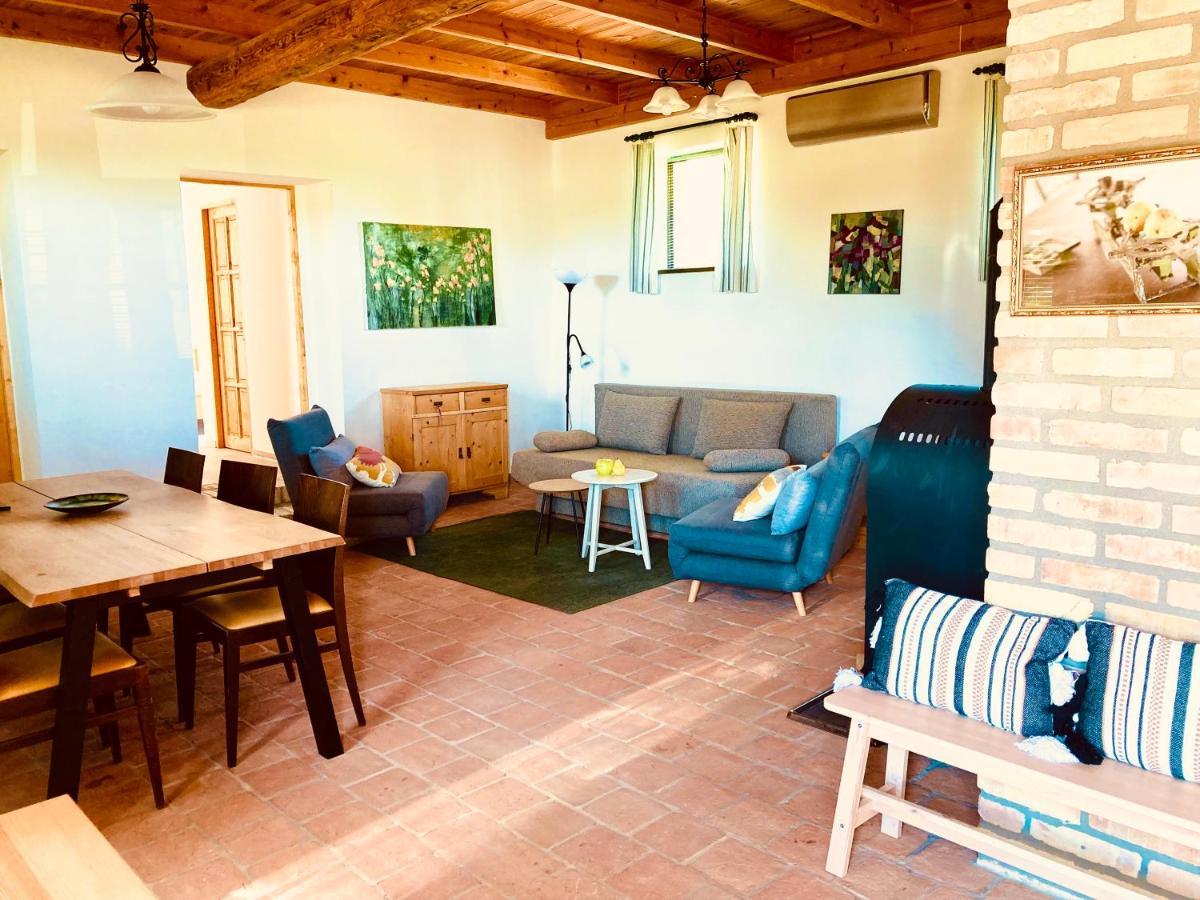 Edenkert Vendeghazak Otel Pécsvárad Dış mekan fotoğraf