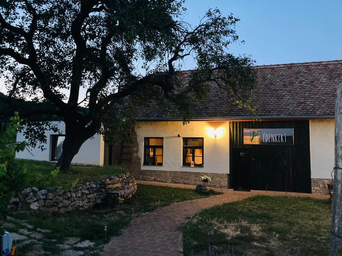 Edenkert Vendeghazak Otel Pécsvárad Dış mekan fotoğraf