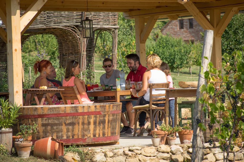 Edenkert Vendeghazak Otel Pécsvárad Dış mekan fotoğraf