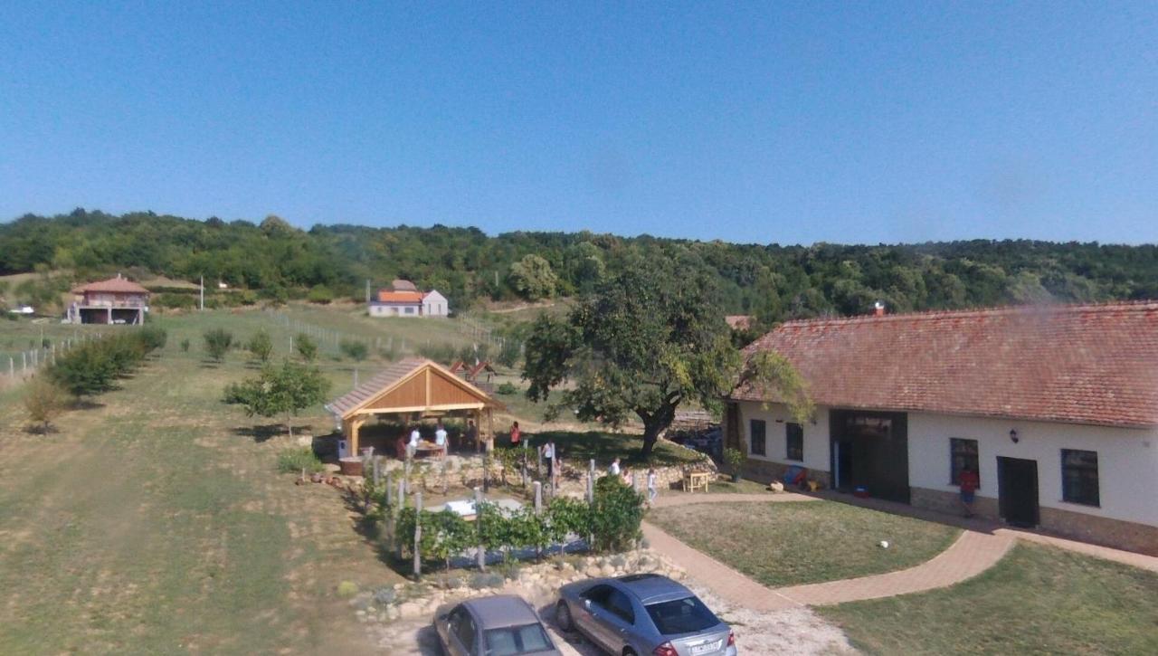 Edenkert Vendeghazak Otel Pécsvárad Dış mekan fotoğraf